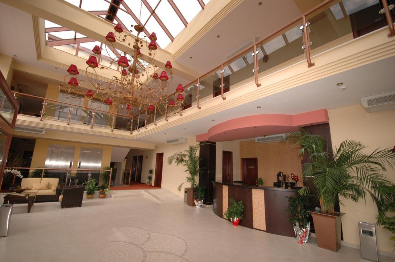 4 Epoxes Hotel Spa Като-Лутраки Экстерьер фото