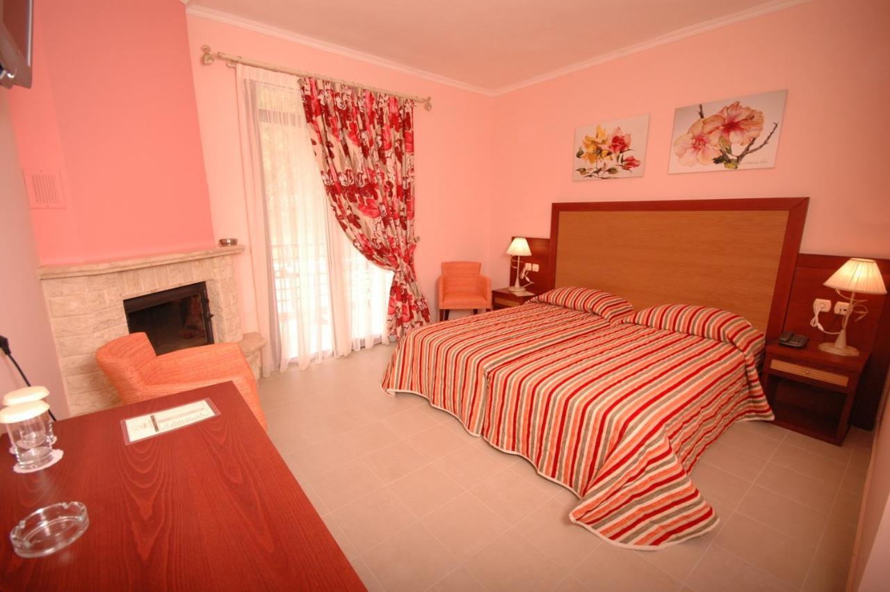 4 Epoxes Hotel Spa Като-Лутраки Номер фото