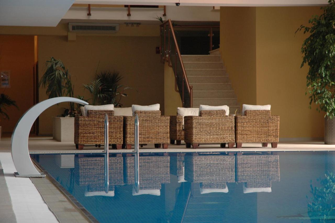 4 Epoxes Hotel Spa Като-Лутраки Экстерьер фото