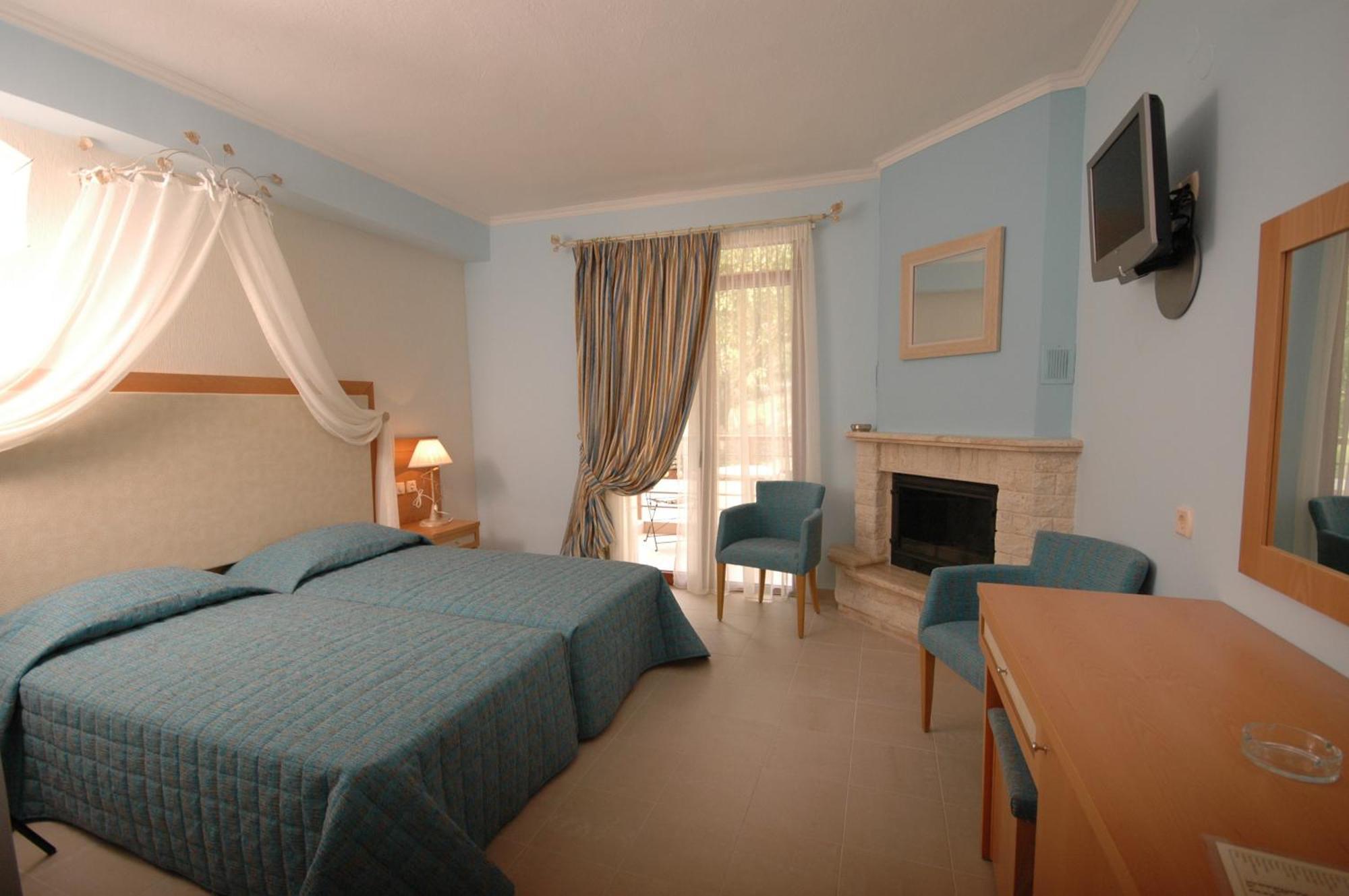 4 Epoxes Hotel Spa Като-Лутраки Номер фото